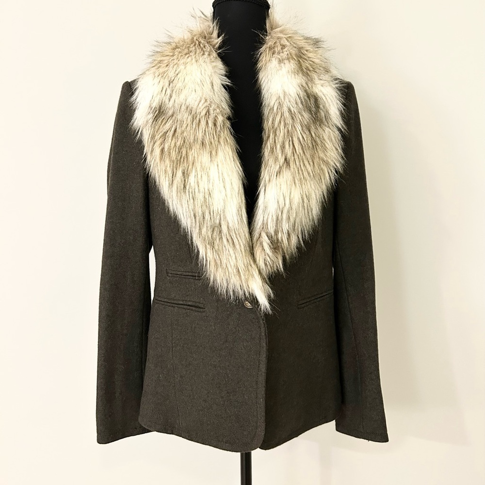 Ann Taylor LOFT Faux Fur Collar Wool Blend Blazer – Size 8